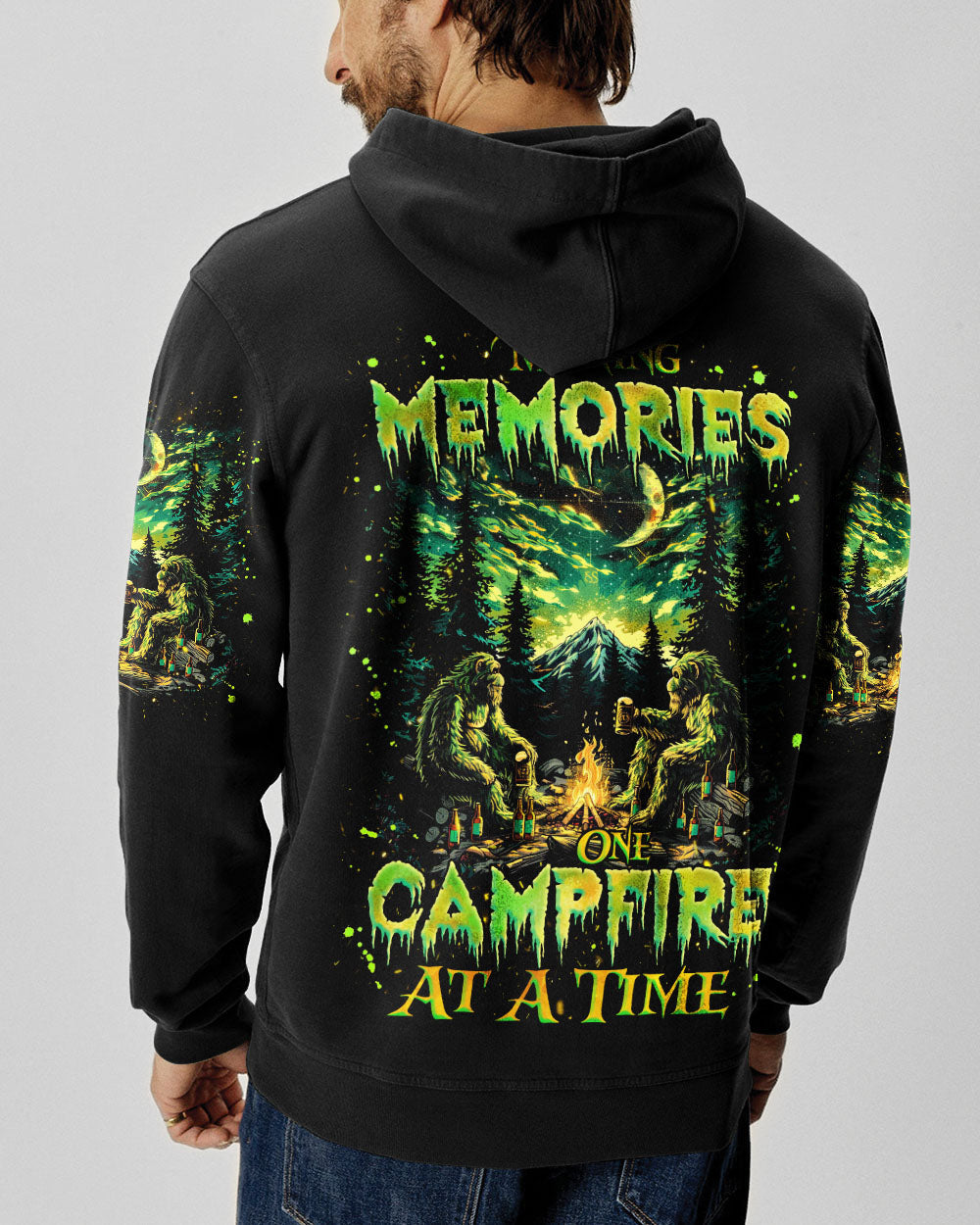  MAKING MEMORIES ONE CAMPFIRE AT A TIME BIGFOOT ALL OVER PRINT - TLNZ1612241